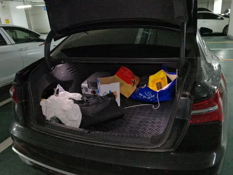 Фото 4 - Audi A6L