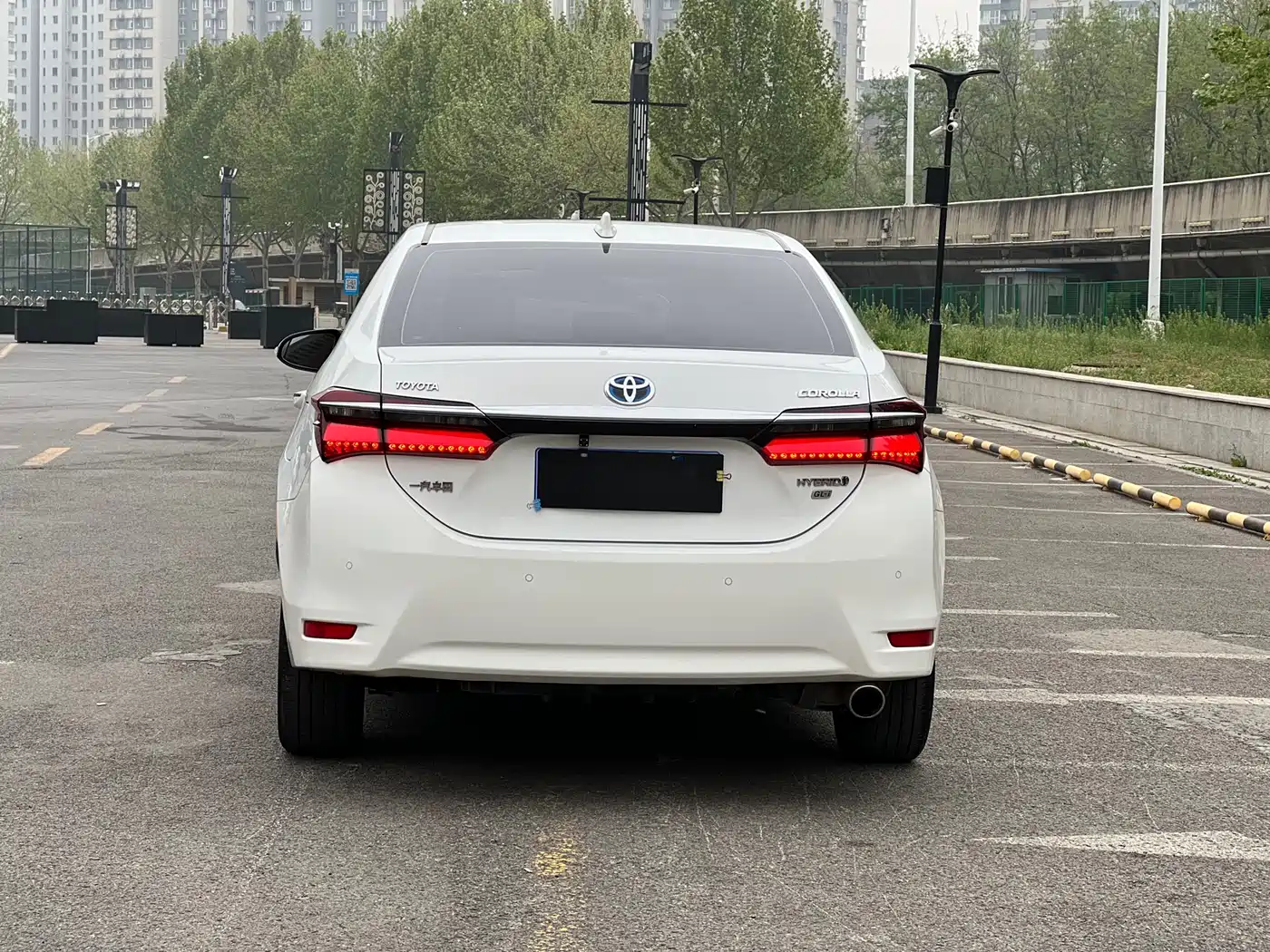 Toyota Corolla 2018 Hybrid 1.8L E-CVT Smart Edition фото 5