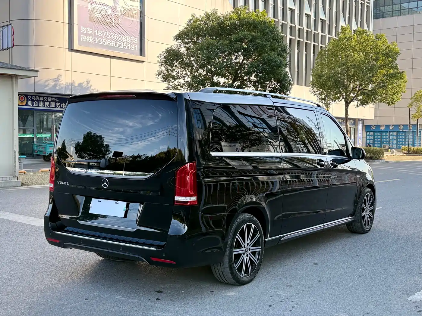 Mercedes-Benz V-Class 2022 V 260 L Long Wheelbase Luxury Edition фото 4
