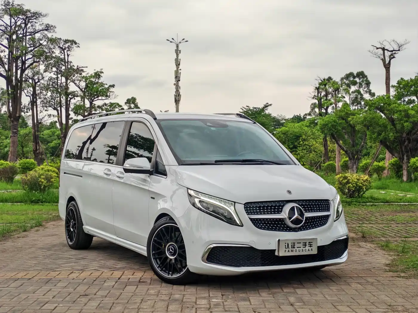 Mercedes-Benz V-Class 2022 V 260 Prestige Edition фото 3