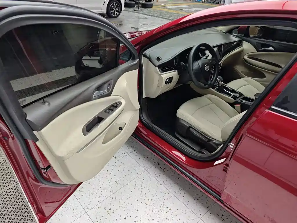 Фото 16 - Buick Verano