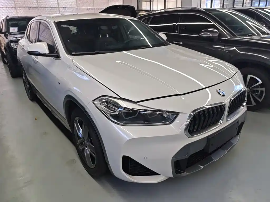 Photo 4 - BMW X2
