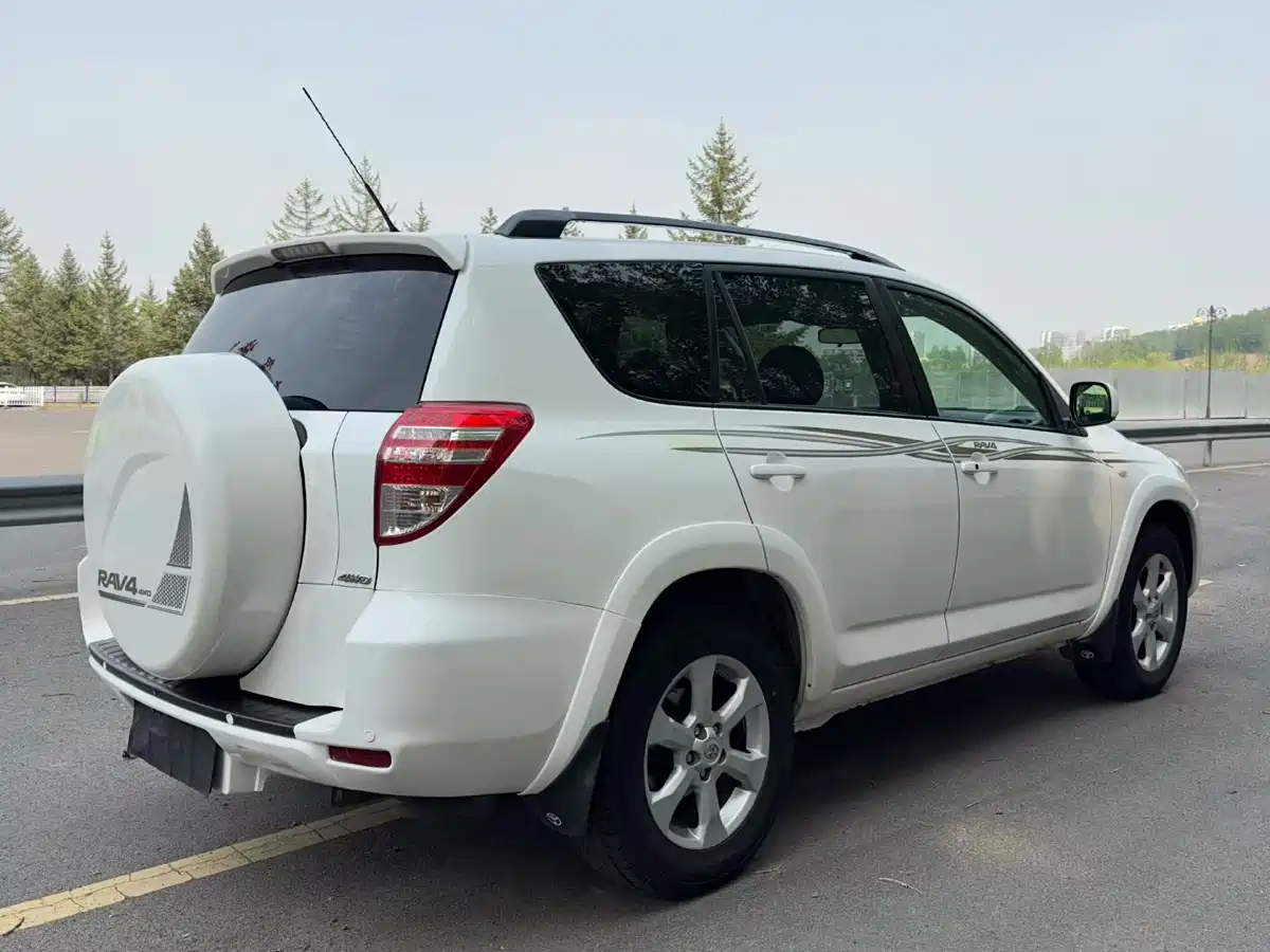 Toyota RAV4 Rongfang 2011 2.4L Automatic 4WD Luxury Edition фото 9