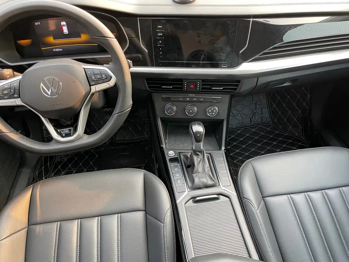 Volkswagen Passat 2023 280TSI Elite Edition фото 9