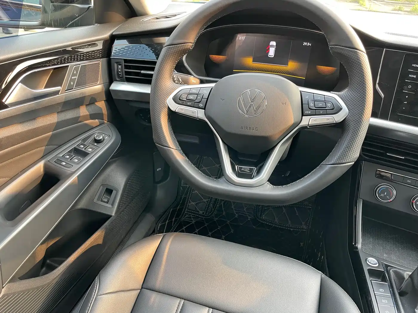 Volkswagen Passat 2023 280TSI Elite Edition фото 10