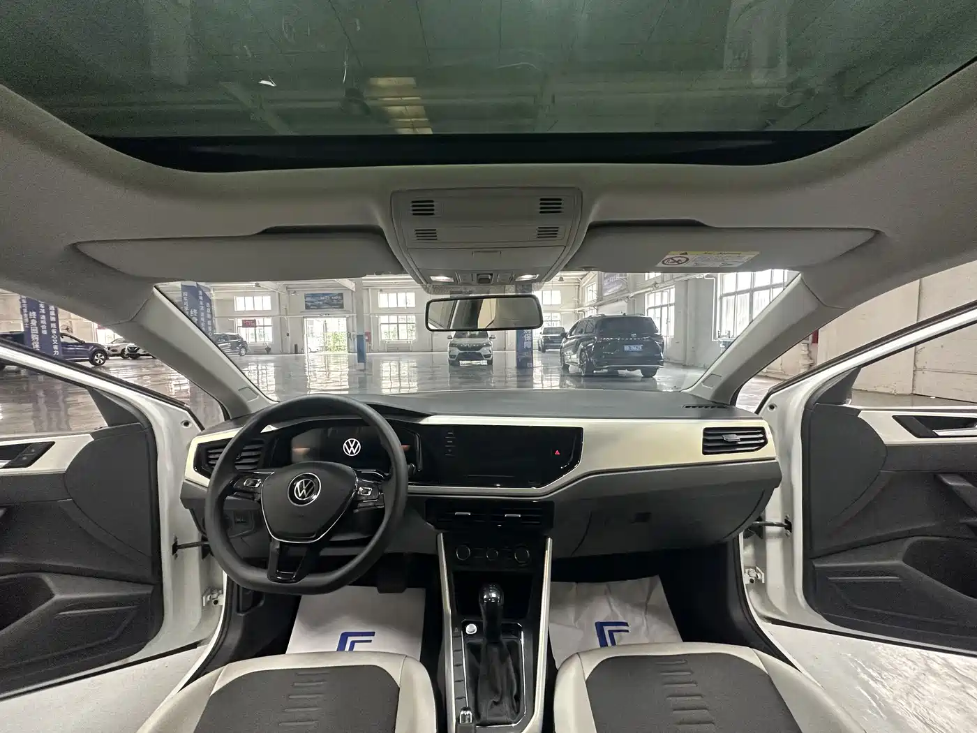 Volkswagen Polo 2023 2023 Facelift Plus 1.5L Auto Chroma Tech Edition