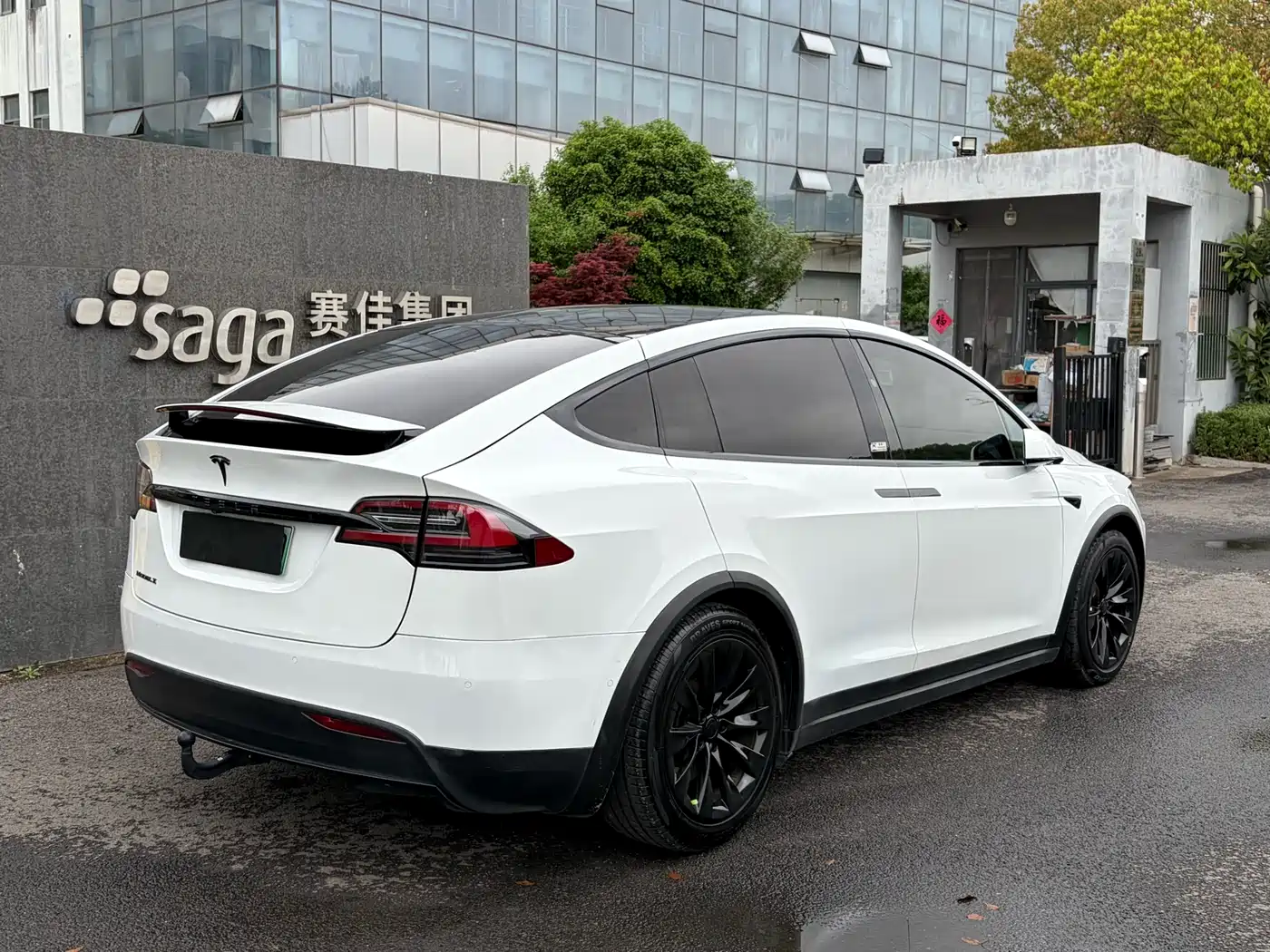 TESLA MODEL X