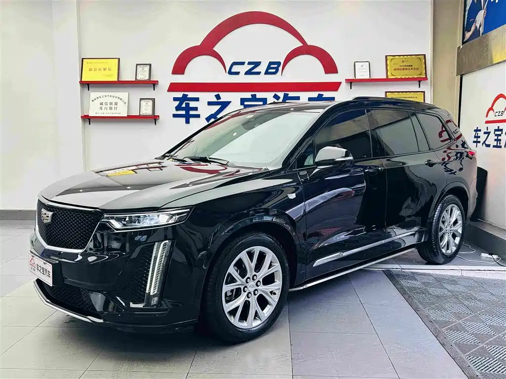 Фото 1 - Cadillac XT6