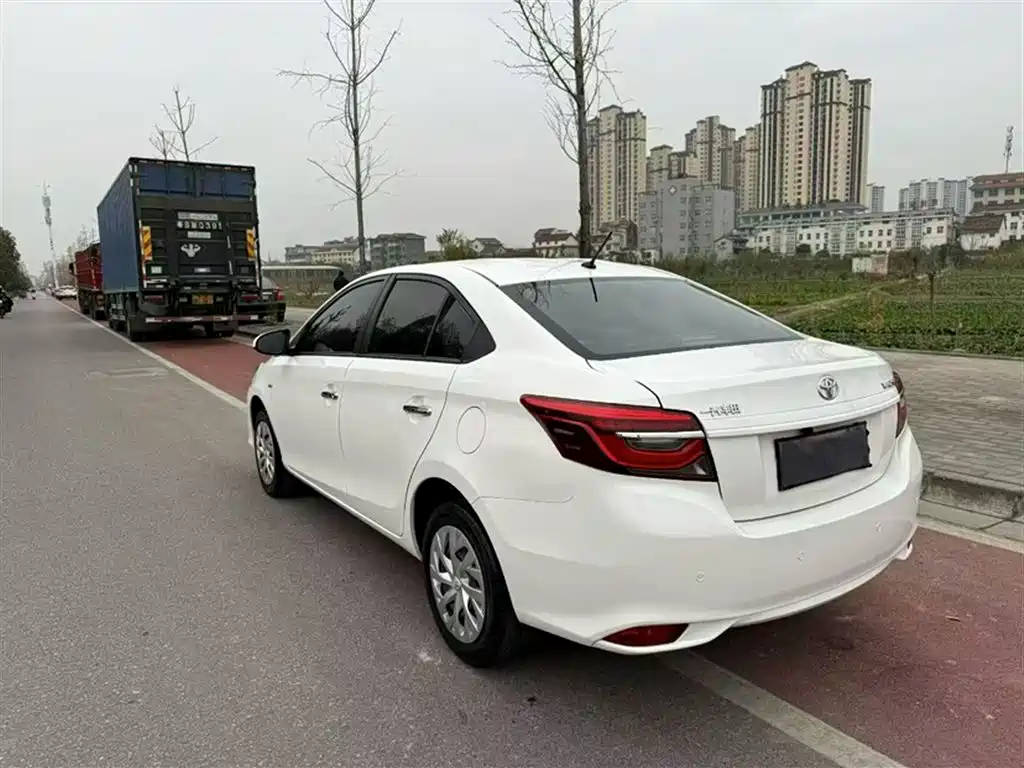 Toyota Vios 2022 1.5L 20th Anniversary Edition фото 5