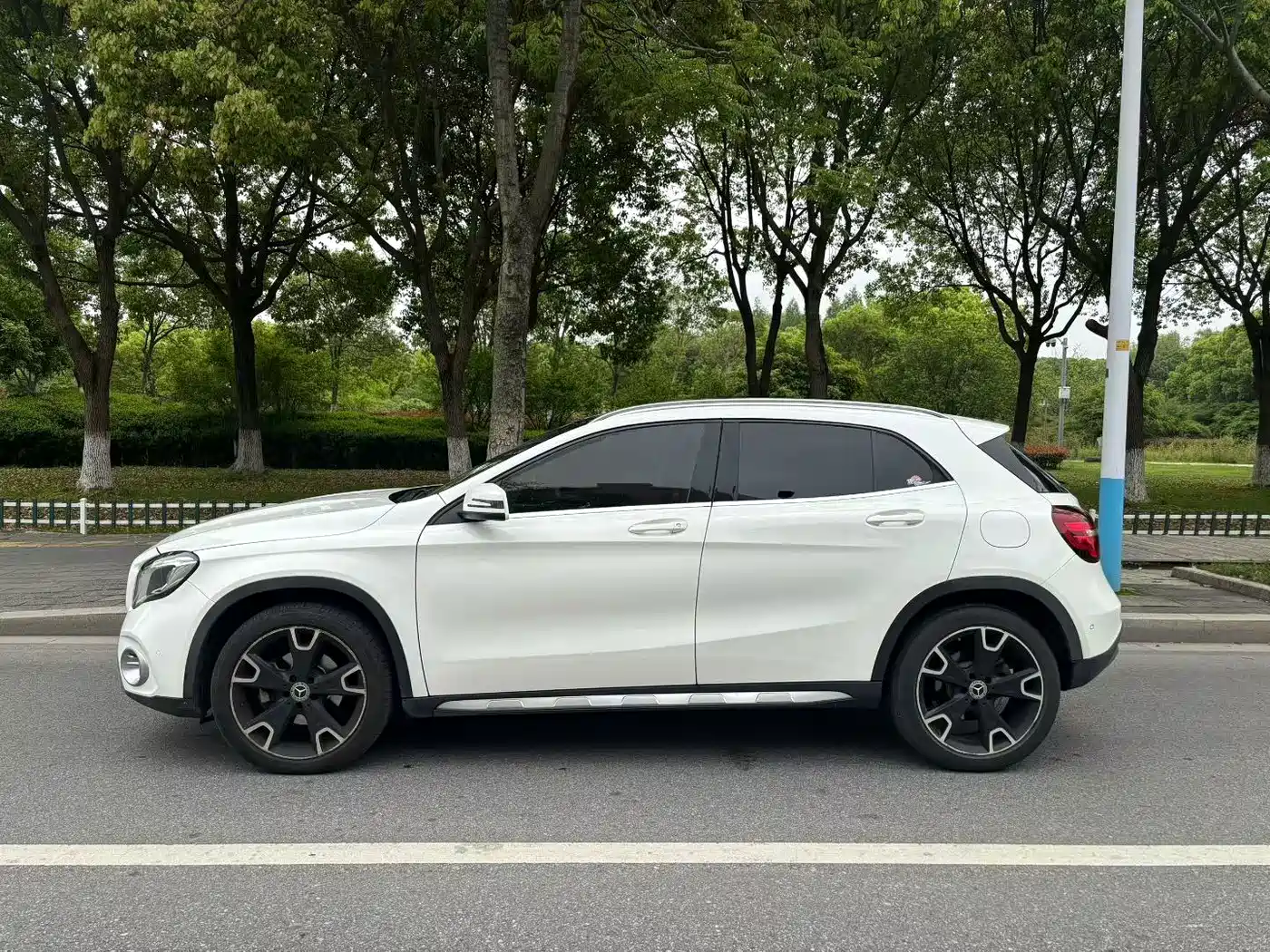 Mercedes-Benz GLA 2017 GLA 220 4MATIC Fashion фото 7