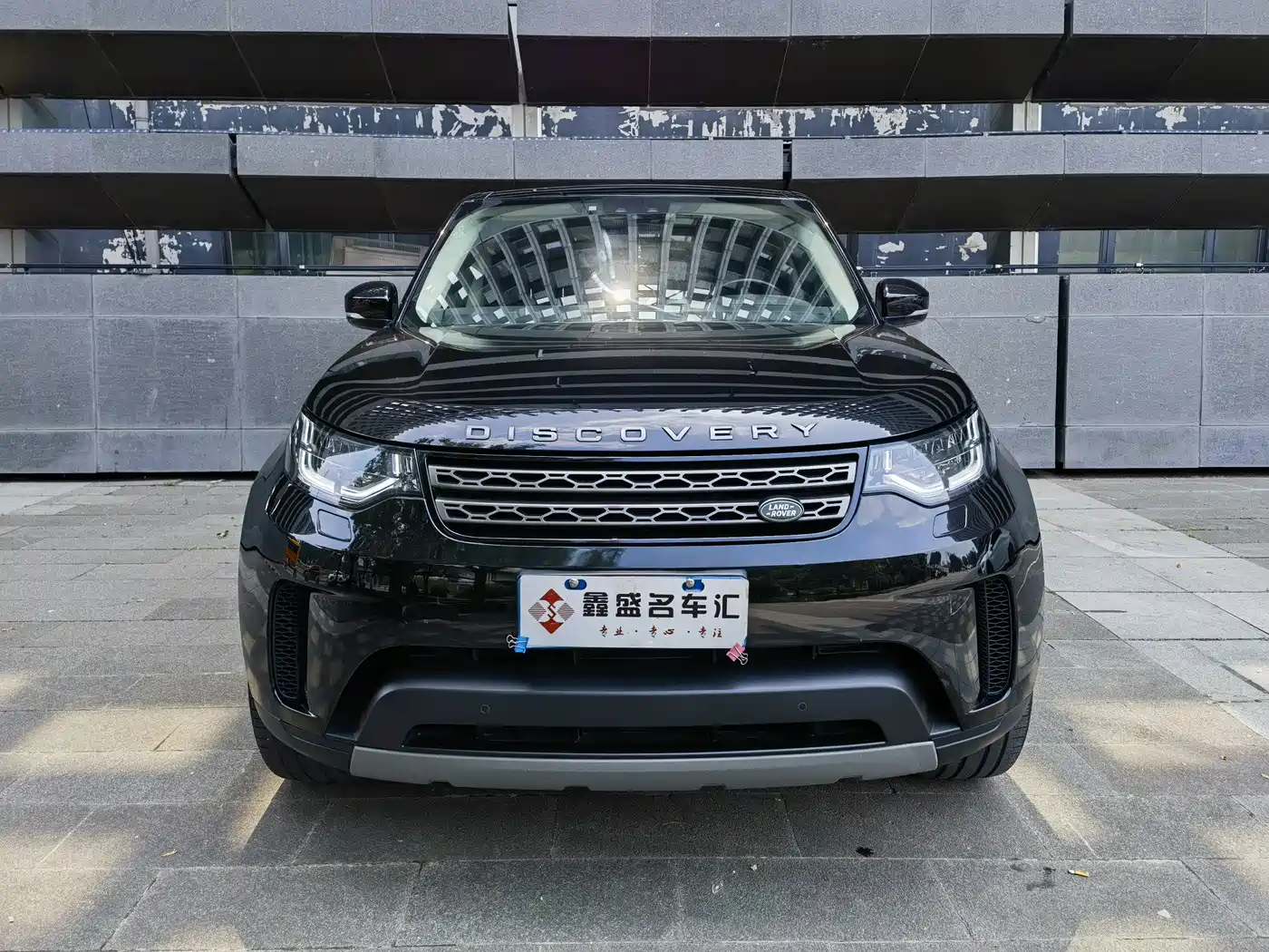 Land Rover Discovery 2018 3.0 SC V6 SE фото 2