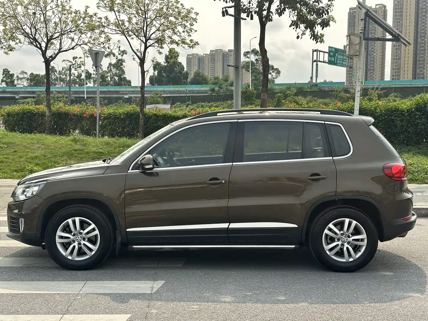Volkswagen Tiguan 2015 1.8TSI Automatic 2WD Trendline фото 3