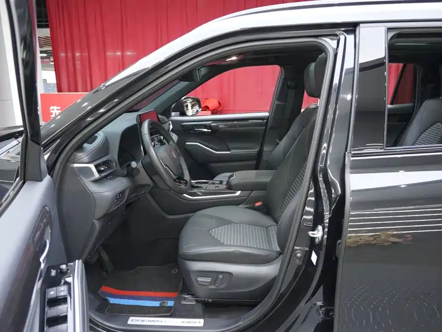 Toyota Crown Kluger 2022 2.5L HEV 4WD Premium Edition фото 17