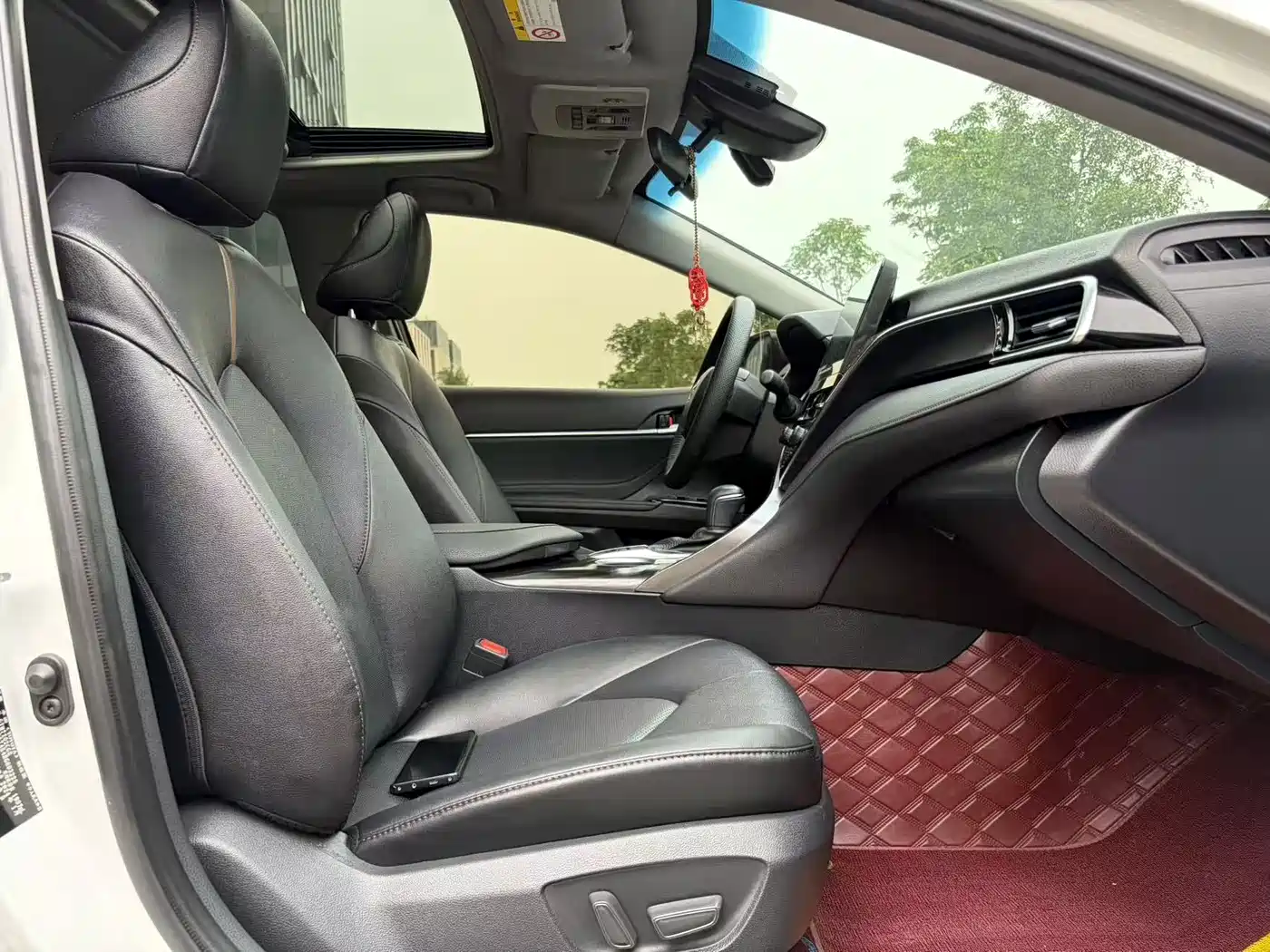 Toyota Camry 2023 2.0G Luxury Edition фото 13