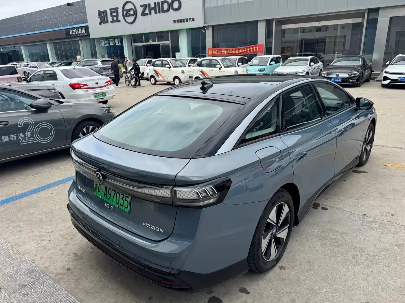 VOLKSWAGEN ID.7 VIZZION