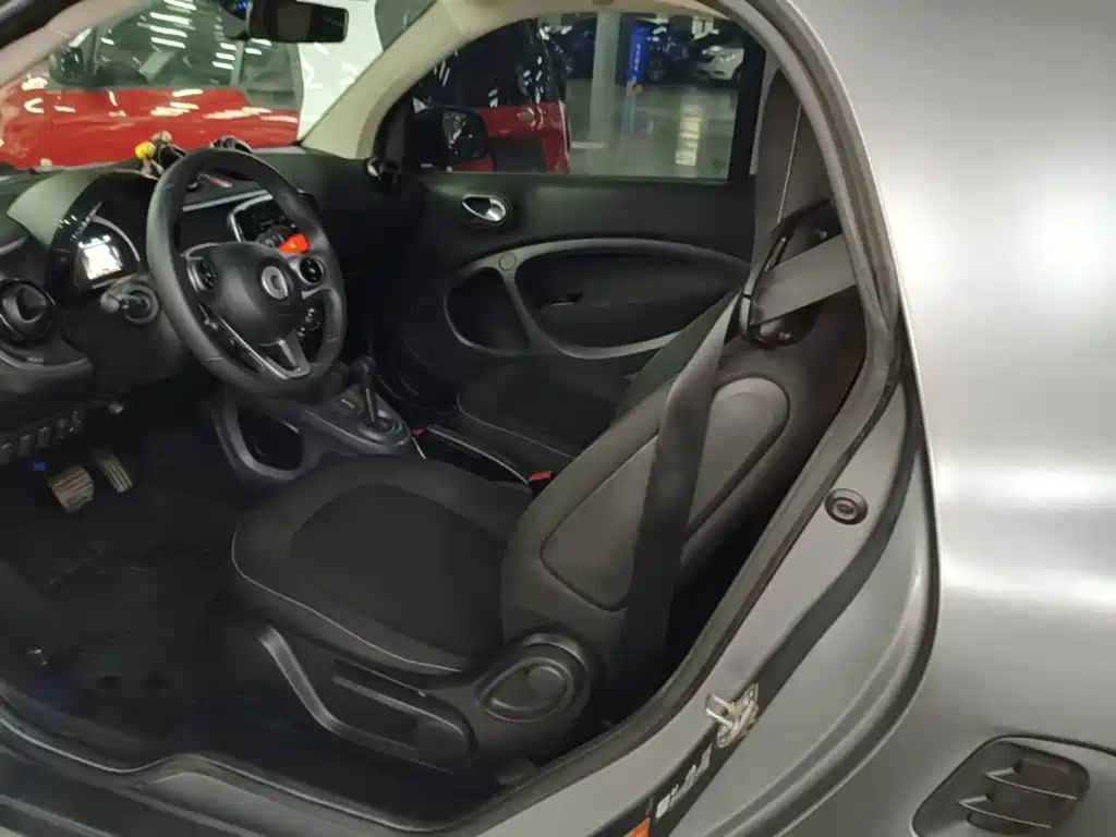 smart fortwo 2019 2019 0.9T 66kW Hardtop Wind Edition China VI