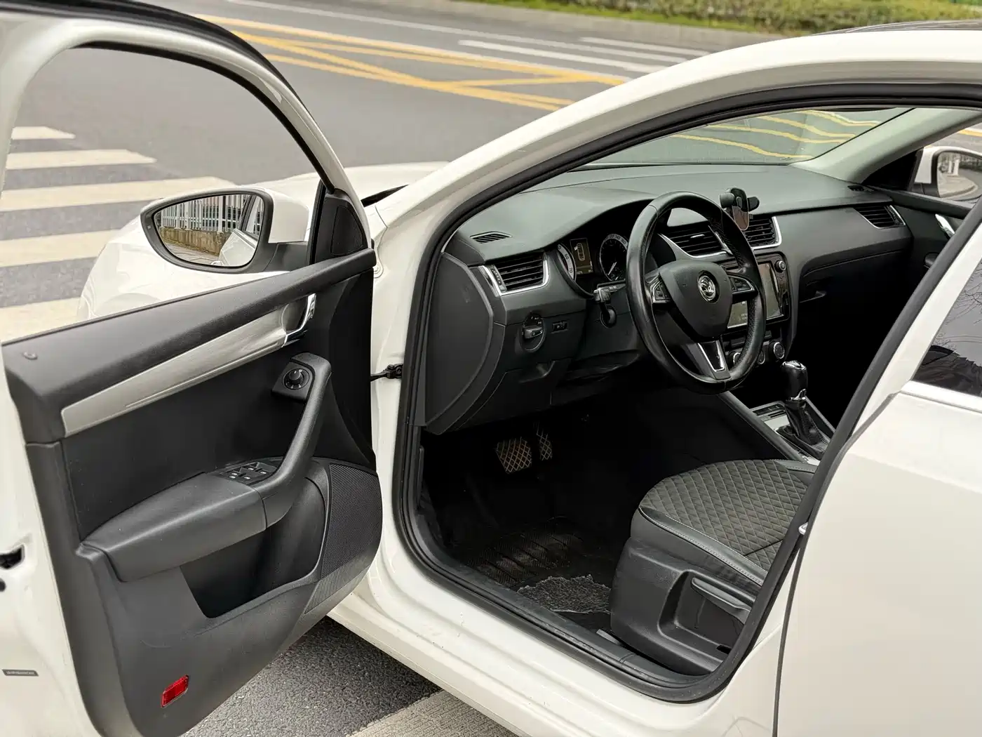 Škoda Octavia 2018 TSI230 DSG Luxury Edition фото 4