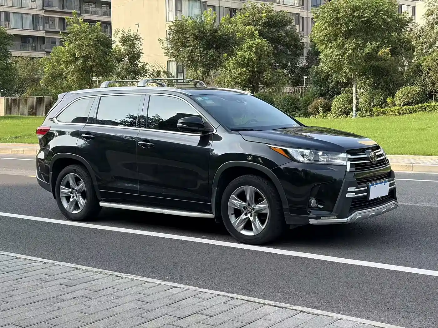 Фото 2 - Toyota Highlander