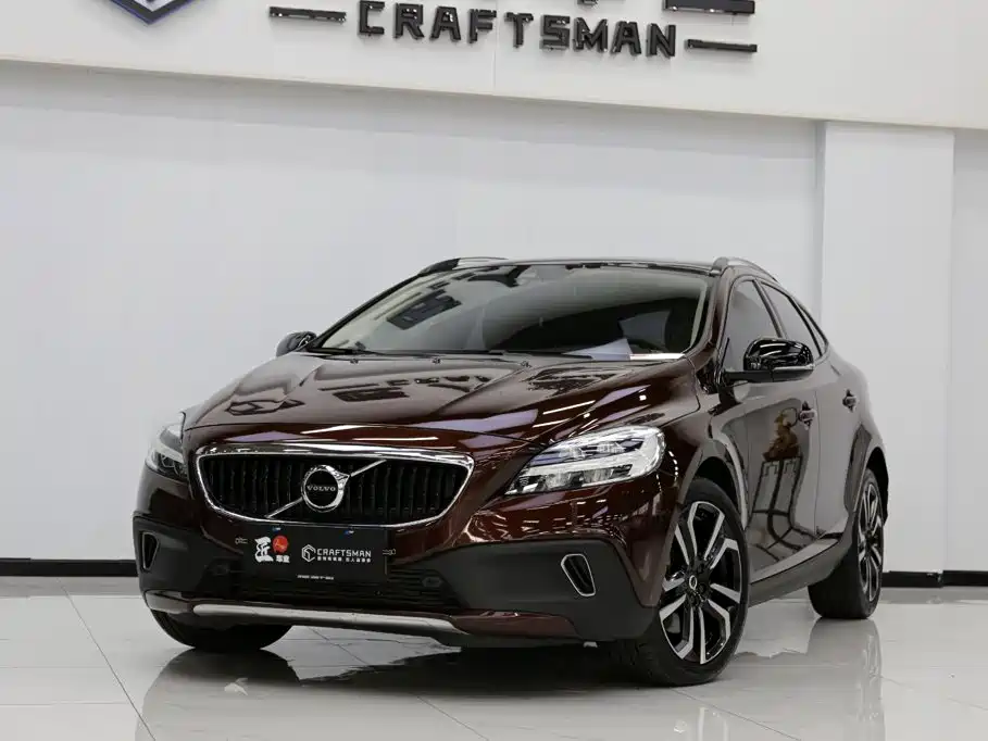 Volvo V40 2018 2017 Cross Country T5 AWD Inscription