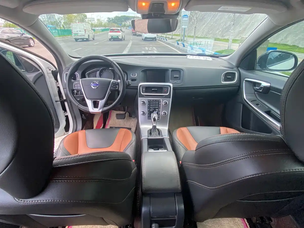 Volvo V60 2017 2017 Cross Country T5 AWD China V