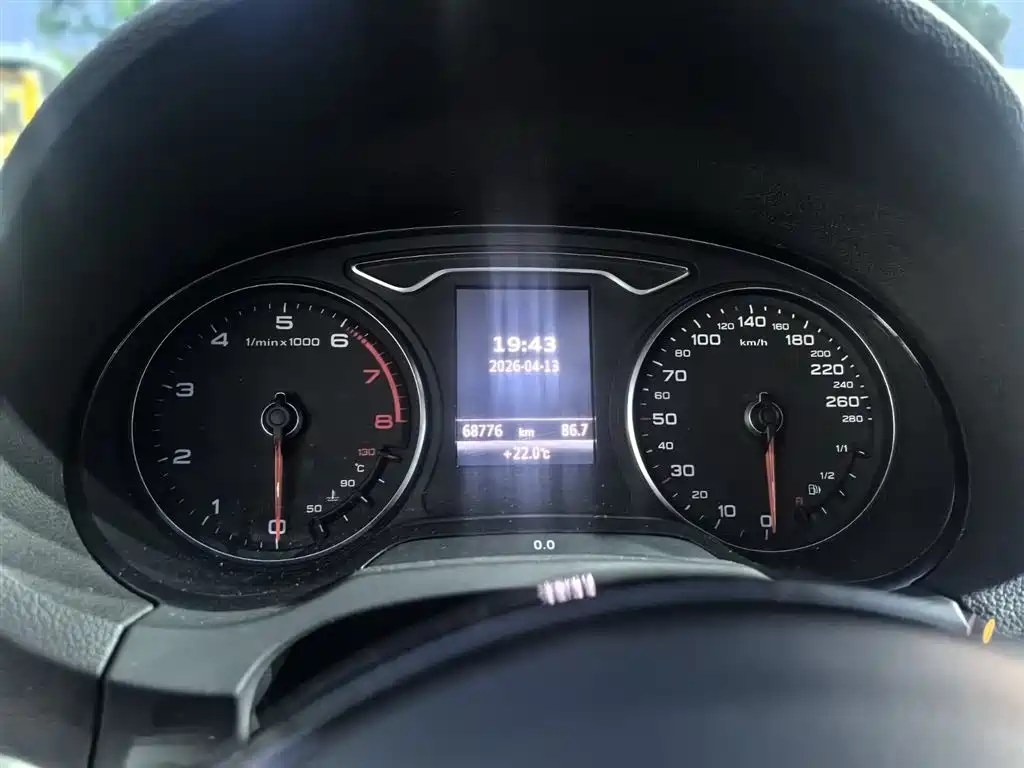 Audi A3 2014 Limousine 35 TFSI Auto Luxury фото 6
