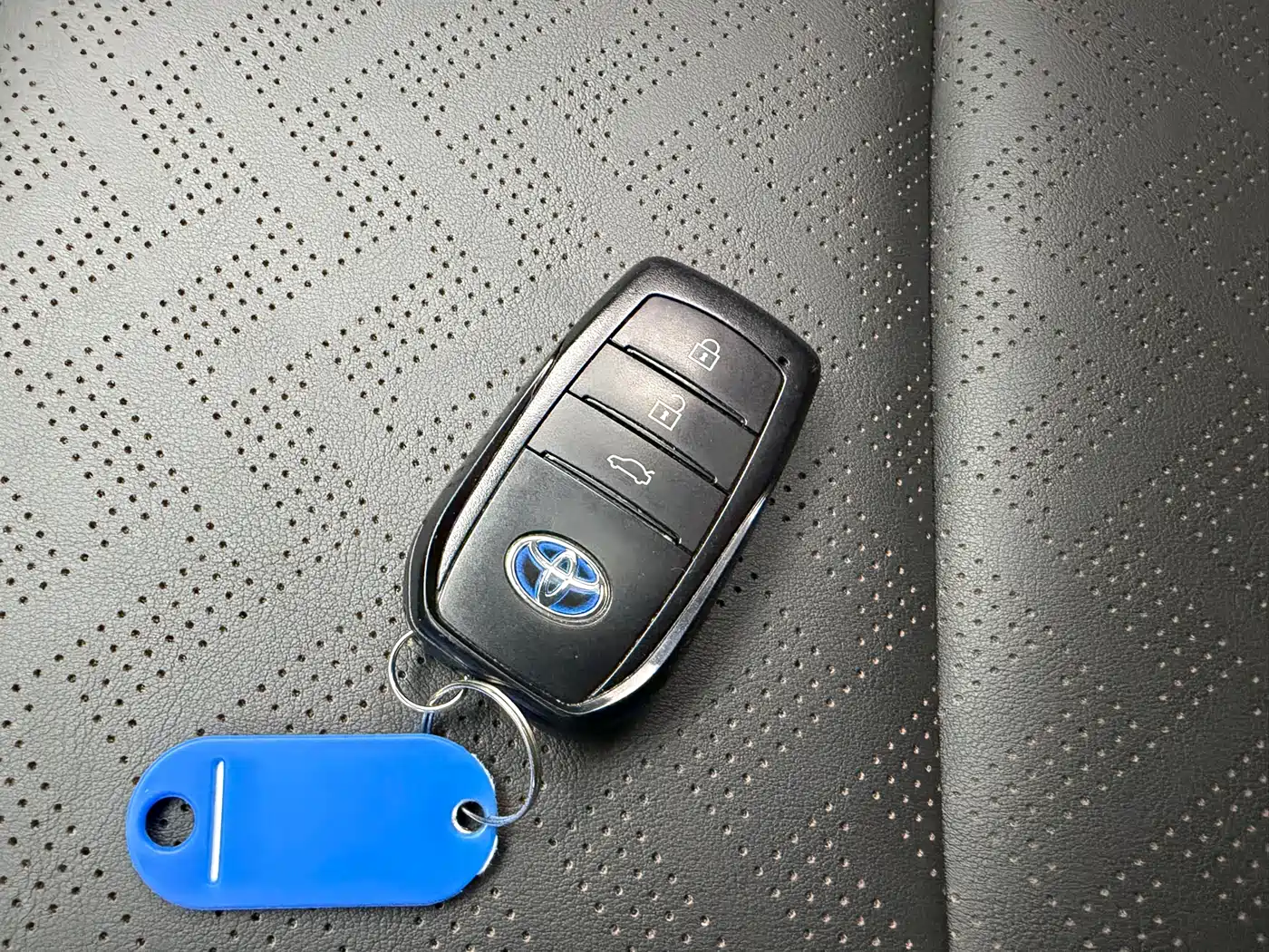Toyota Levin 2023 Smart Hybrid 1.8L Sport Edition фото 17