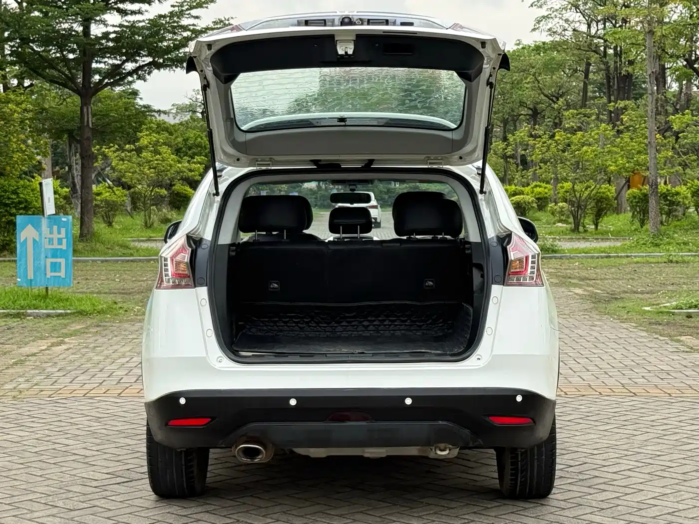 LUXGEN EXCELLENT 6 SUV