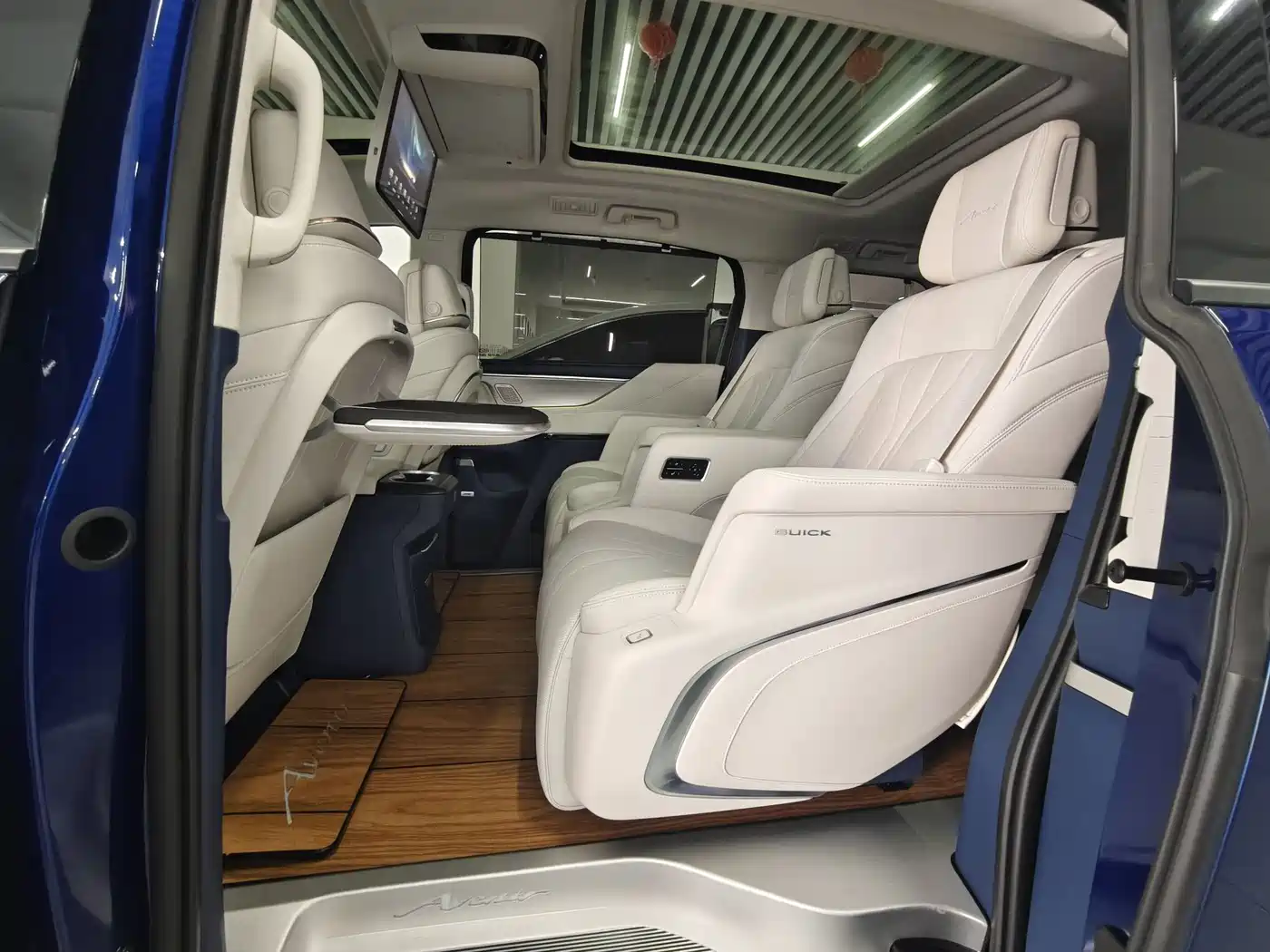 Buick GL8 New Energy 2024 2024 Land Honor Luxury Edition 6-Seater