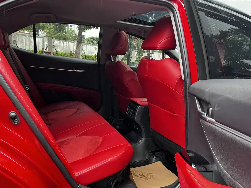 Toyota Camry 2021 Hybrid 2.5HS Fashion Edition фото 17