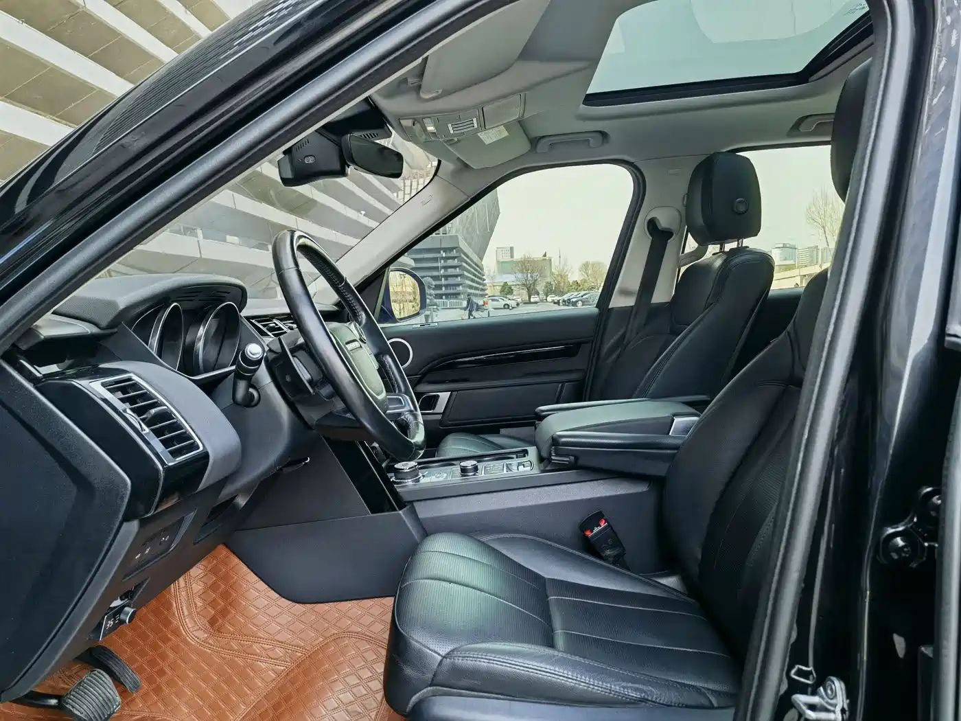 Land Rover Discovery 2017 3.0 SC V6 SE фото 7