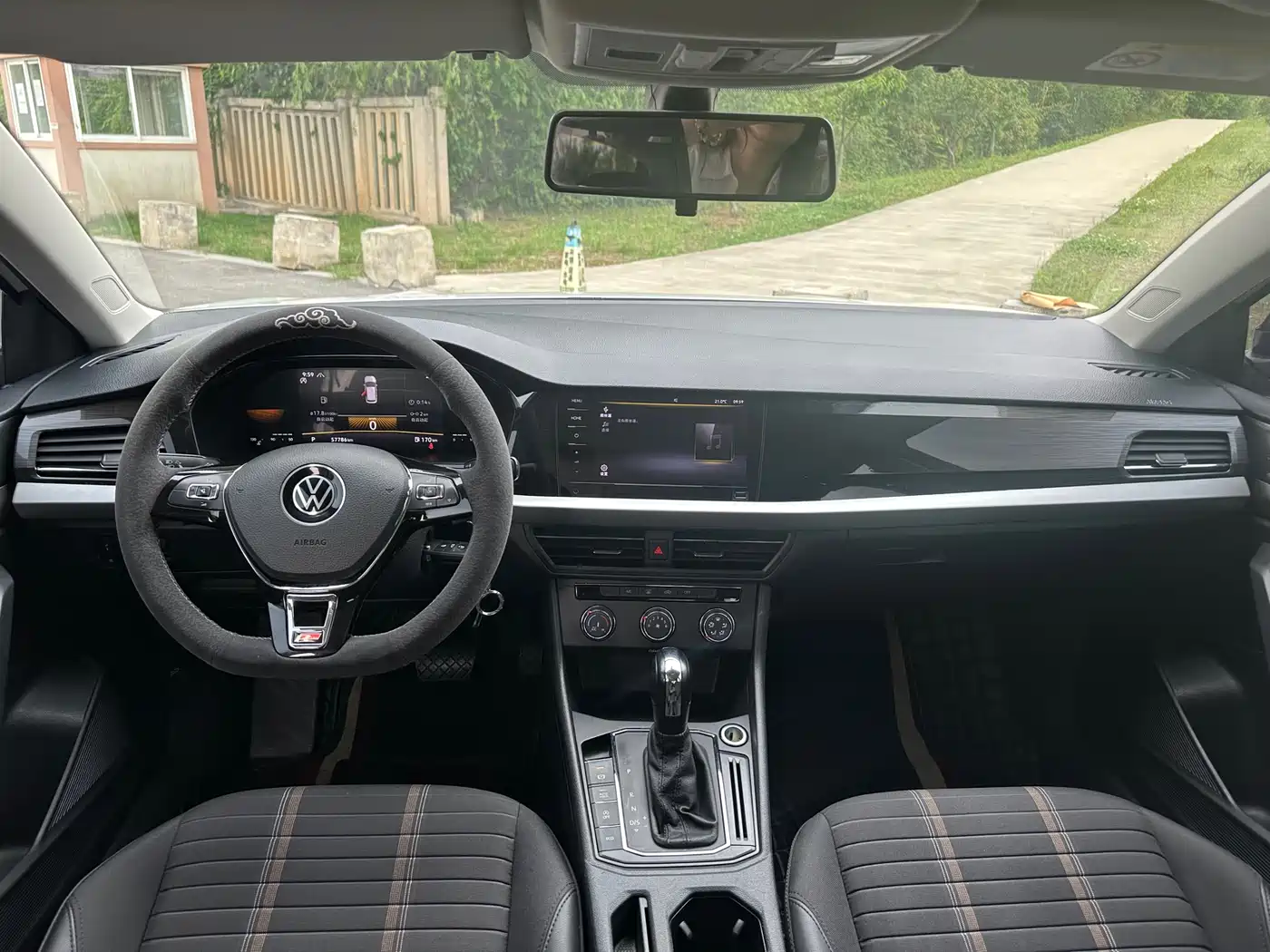 Volkswagen Lavida 2022 1.5L Auto Comfort Edition фото 10