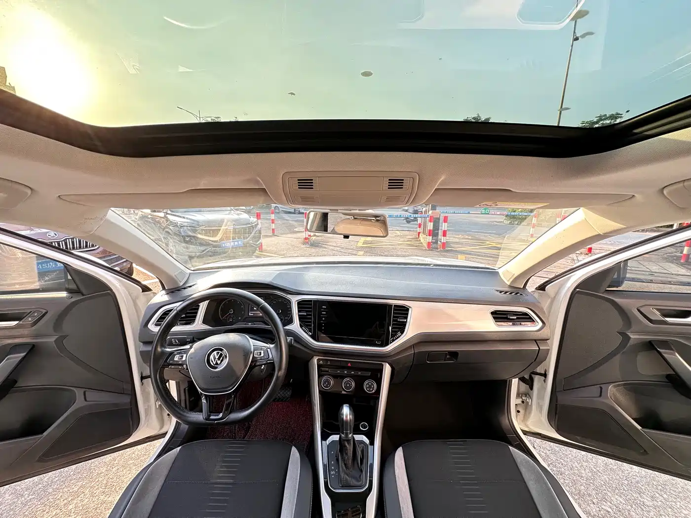 Volkswagen T-Roc, миниатюра 13