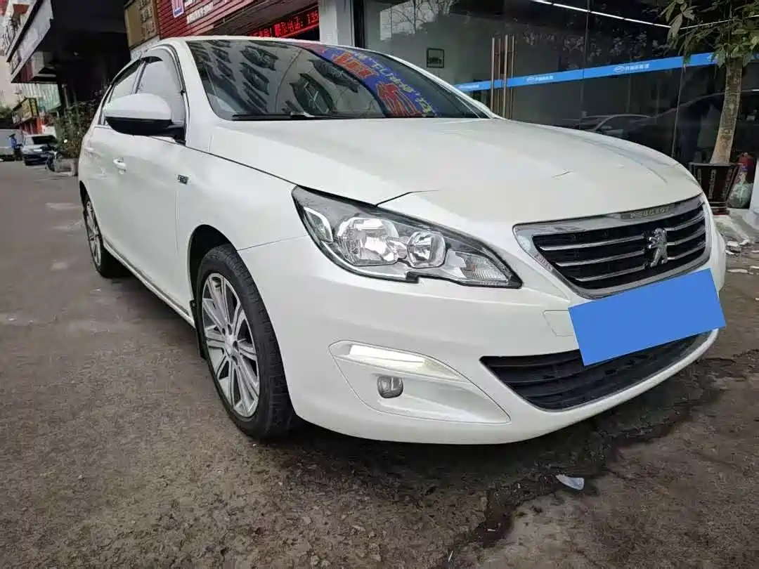 Peugeot 408 2016 1.6T Automatic Luxury Edition фото 3