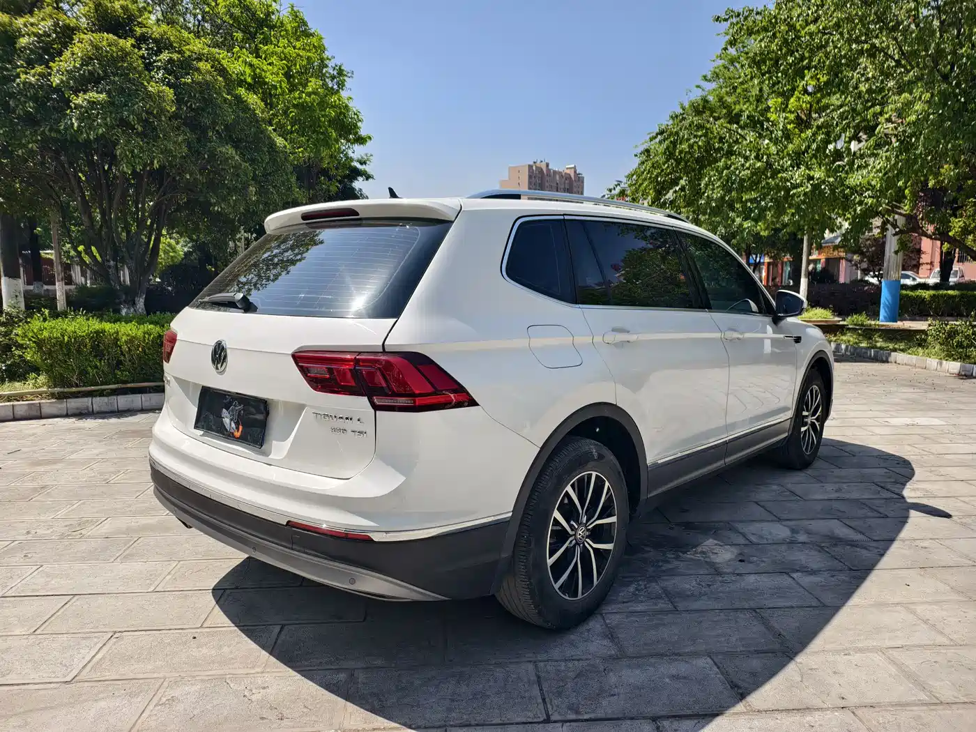 Volkswagen Tiguan L 2017 330TSI Automatic 2WD Comfort Edition фото 6