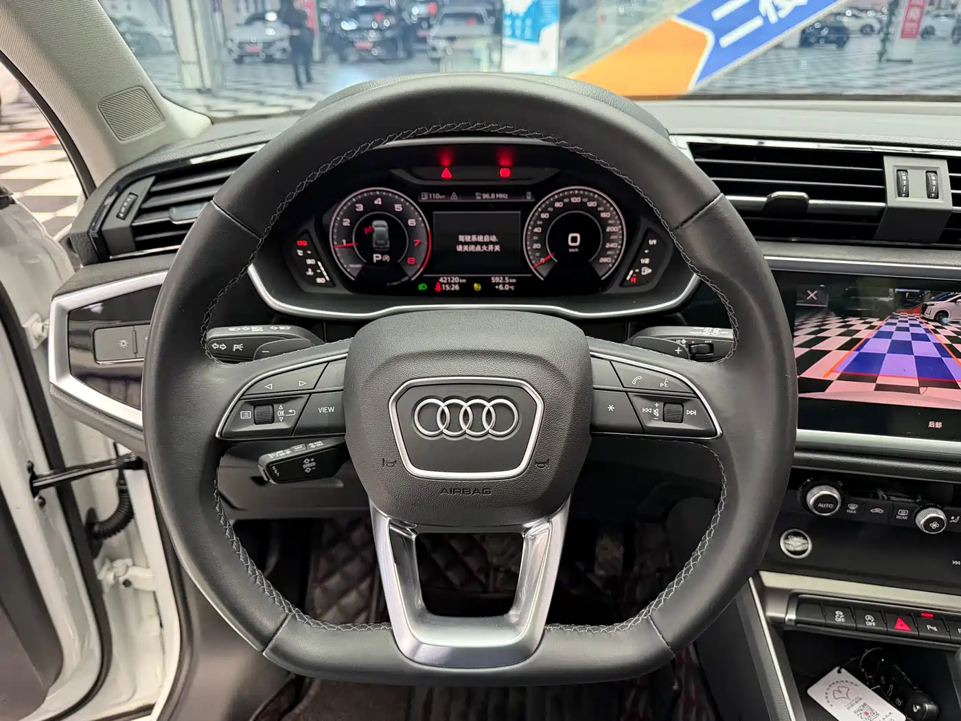 AUDI Q3
