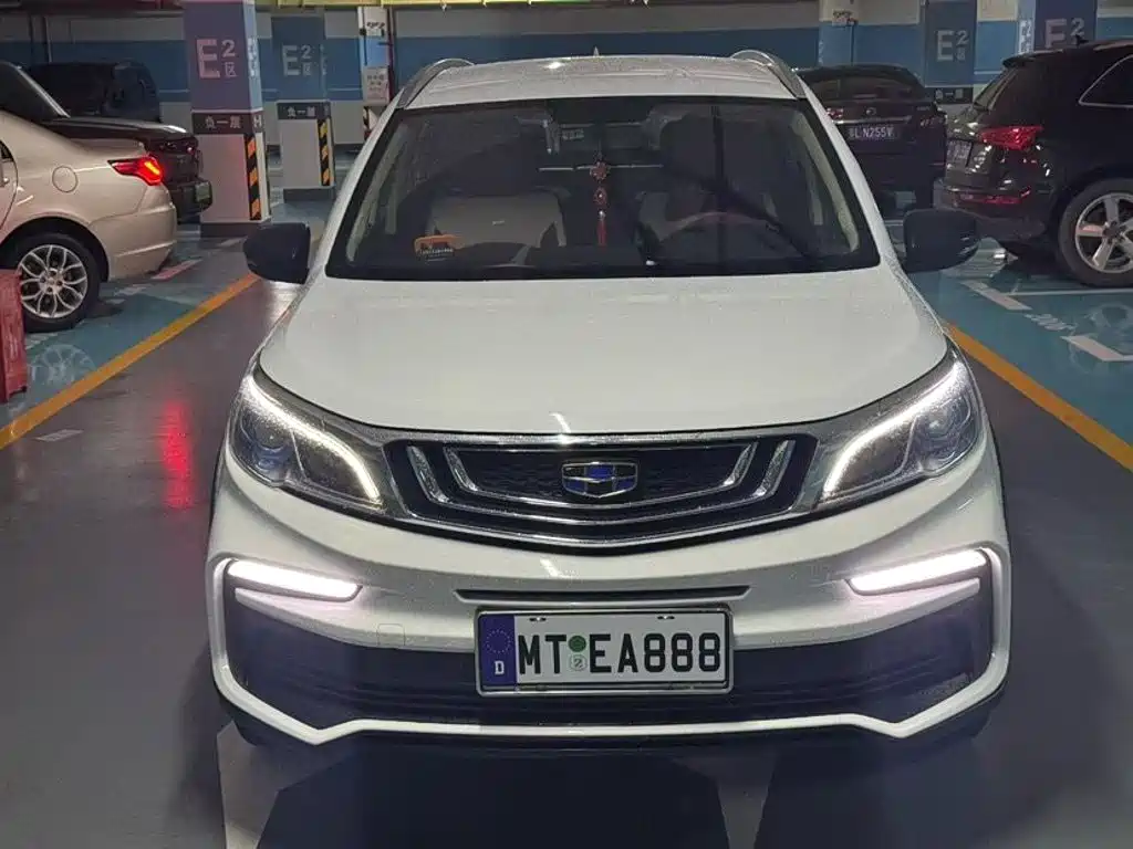 Фото 2 - Geely Vision X3