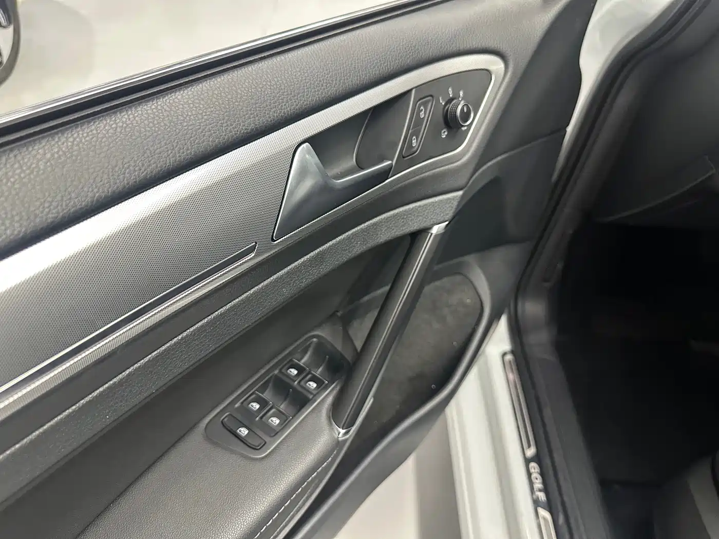 Volkswagen Golf 2018 1.6L Automatic Comfort фото 16