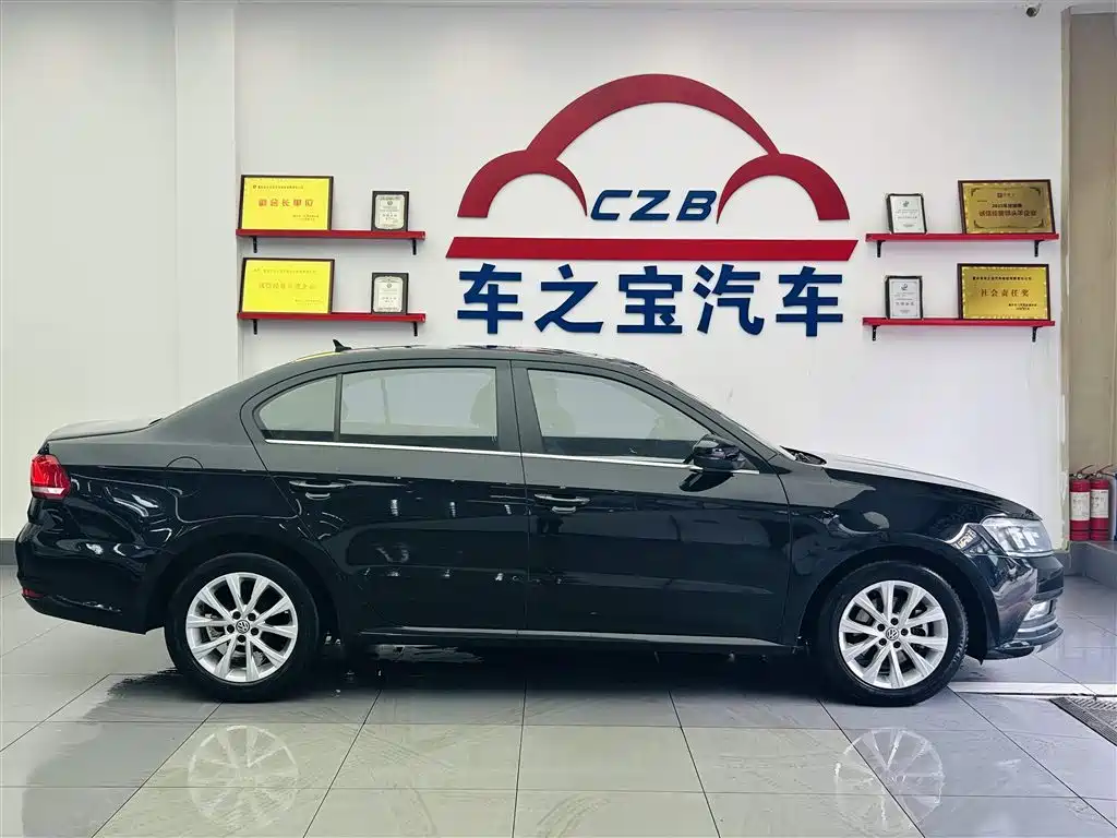 Volkswagen Lavida 2017 230TSI DSG Comfort Edition фото 8