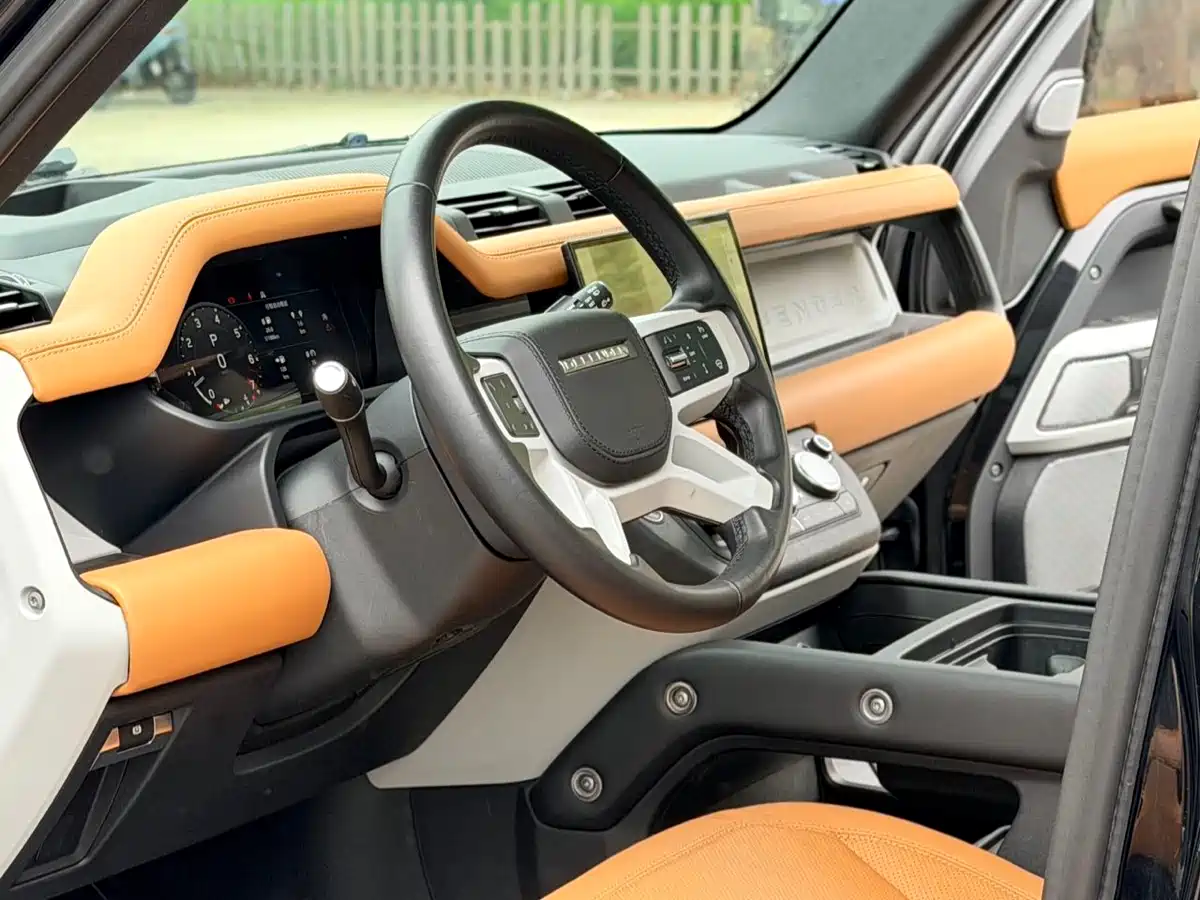 Land Rover Defender 2023 Model Year 130 3.0T P400 HSE фото 7