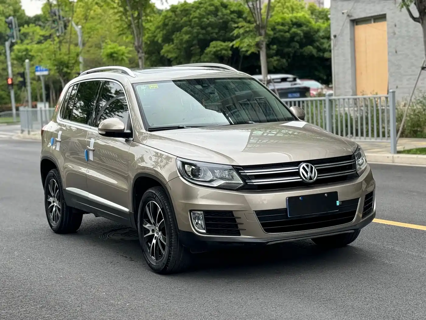 Volkswagen Tiguan 2015 1.8TSI Automatic 2WD Highline фото 3