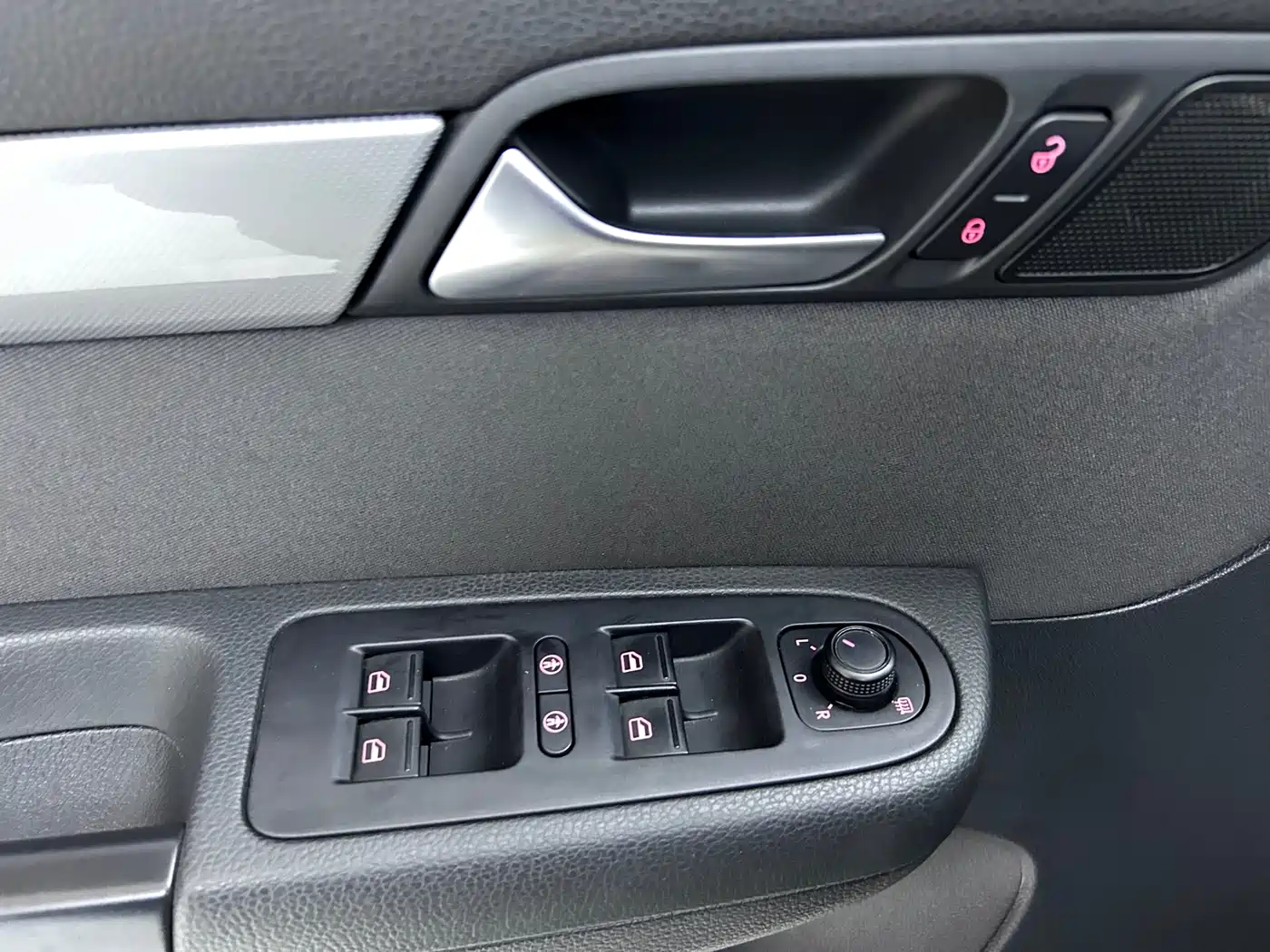 Volkswagen Sharan 2014 2.0TSI Standard фото 13