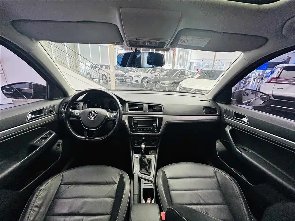 Volkswagen Lavida 2017 230TSI DSG Comfort Edition фото 13