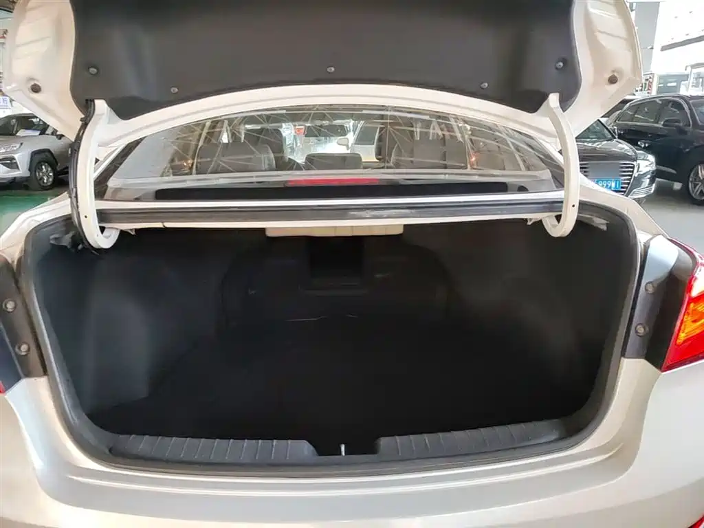 Hyundai Mistra 2014 1.8L Auto Smart GLS фото 19