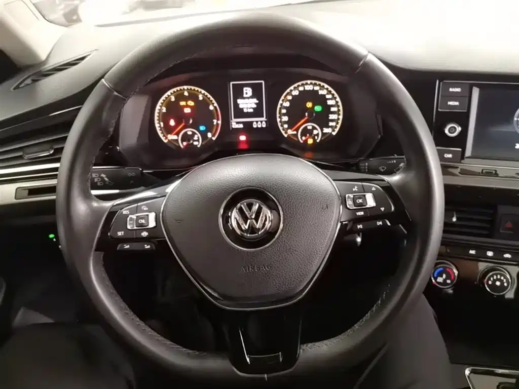 Volkswagen Bora 2019 Facelift 1.5L Automatic Comfort China VI фото 11