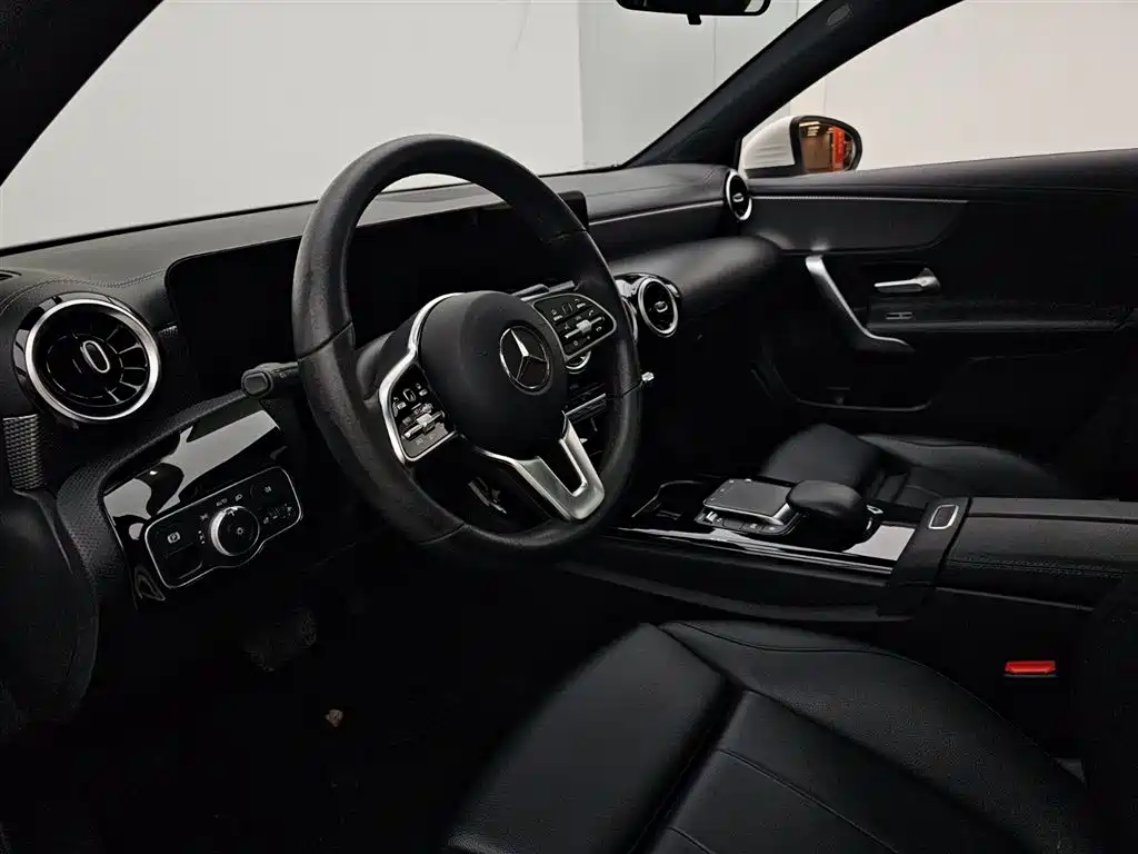 Mercedes-Benz A-Class 2021 Facelift A 180 L Sport Sedan фото 7
