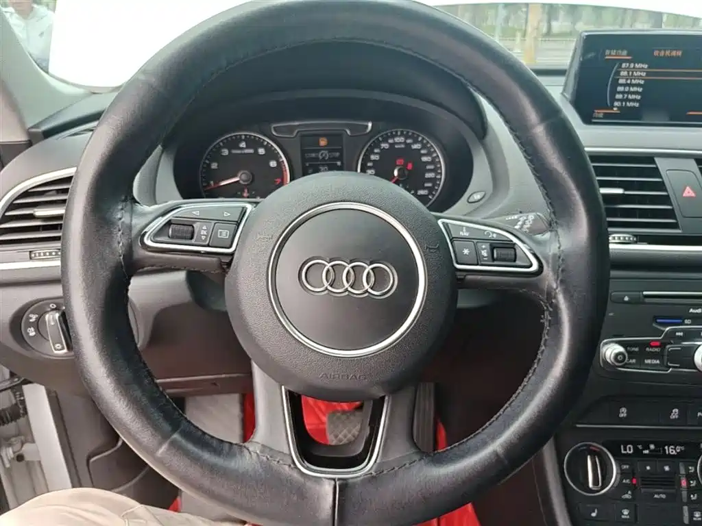 Audi Q3 2018 30th Anniversary Edition 35 TFSI Sport фото 11