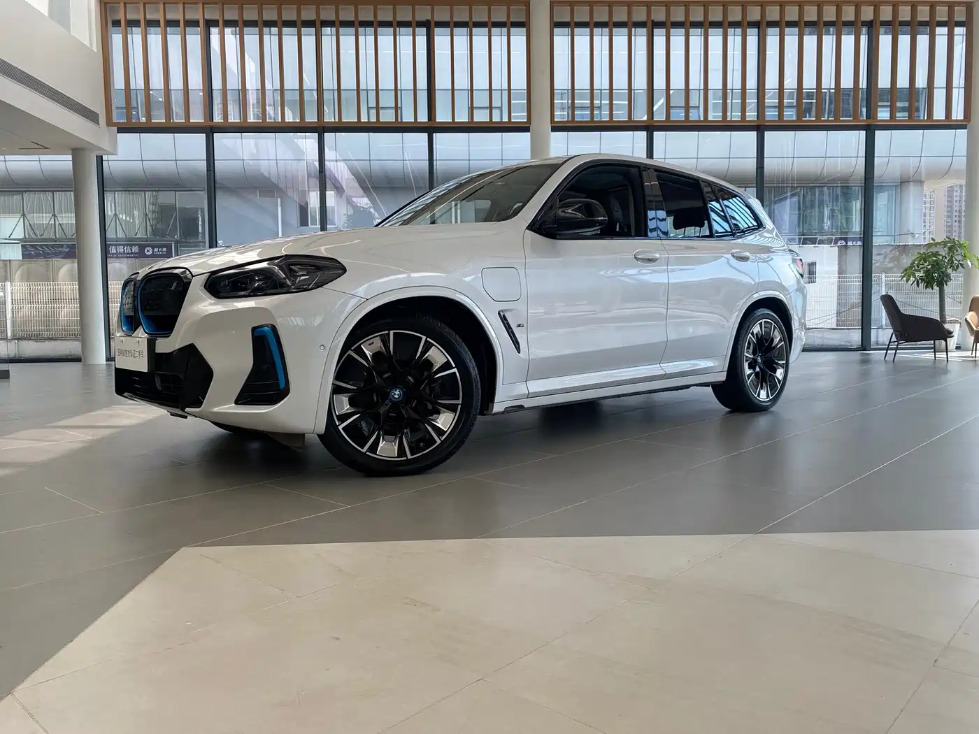 BMW iX3 2022
