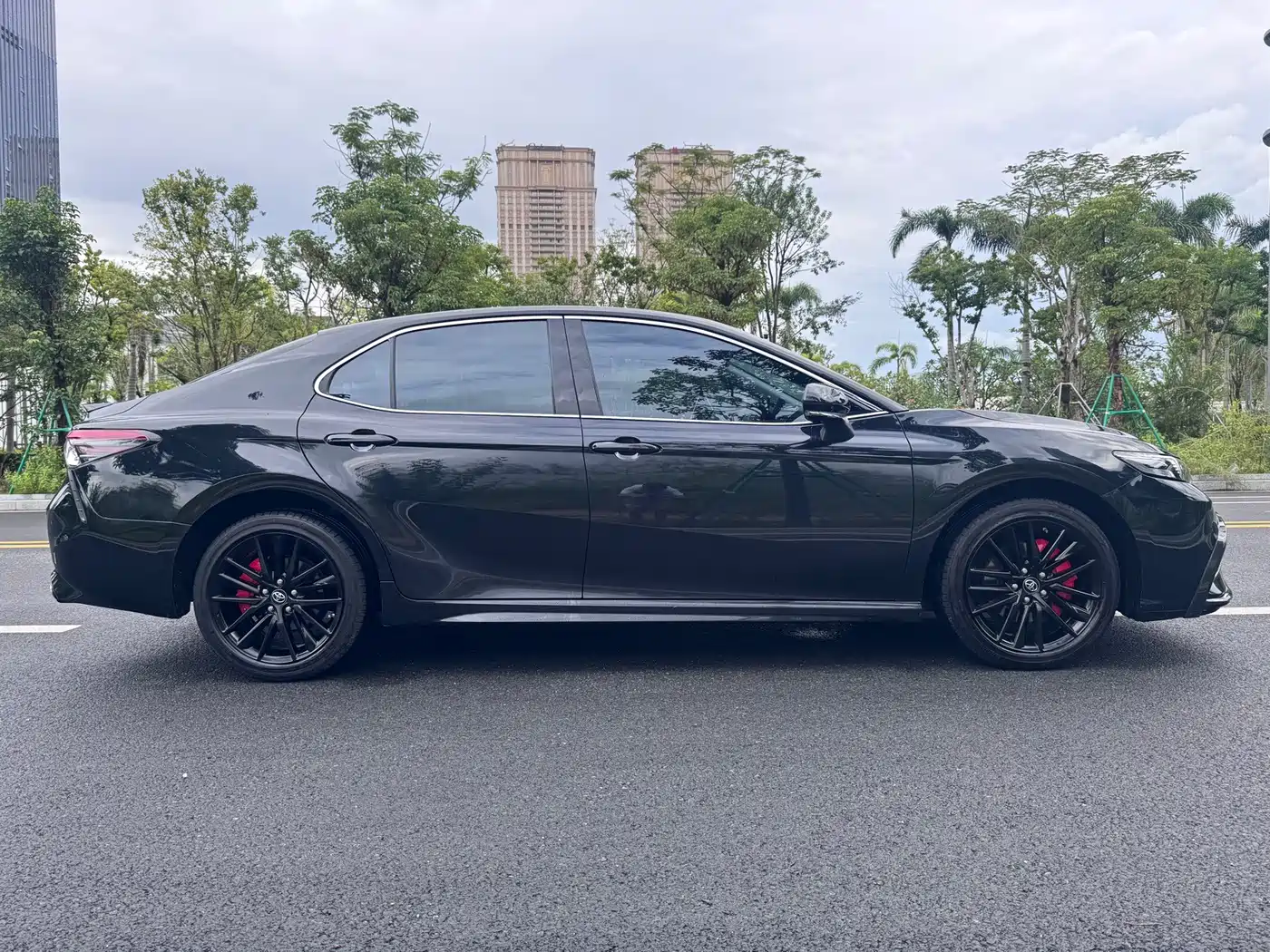 Фото 6 - Toyota Camry