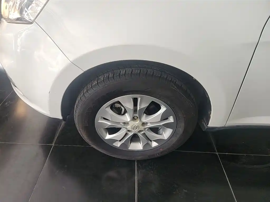 Landwind X5 2015 2015 1.5T Manual Pioneer Edition