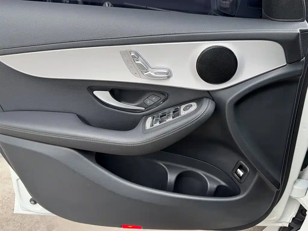 Mercedes-Benz GLC Coupe 2020 GLC 260 4MATIC Coupe SUV фото 7